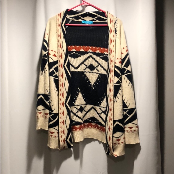 Forever 21 Sweaters - Forever21 Aztec Printed cardigan